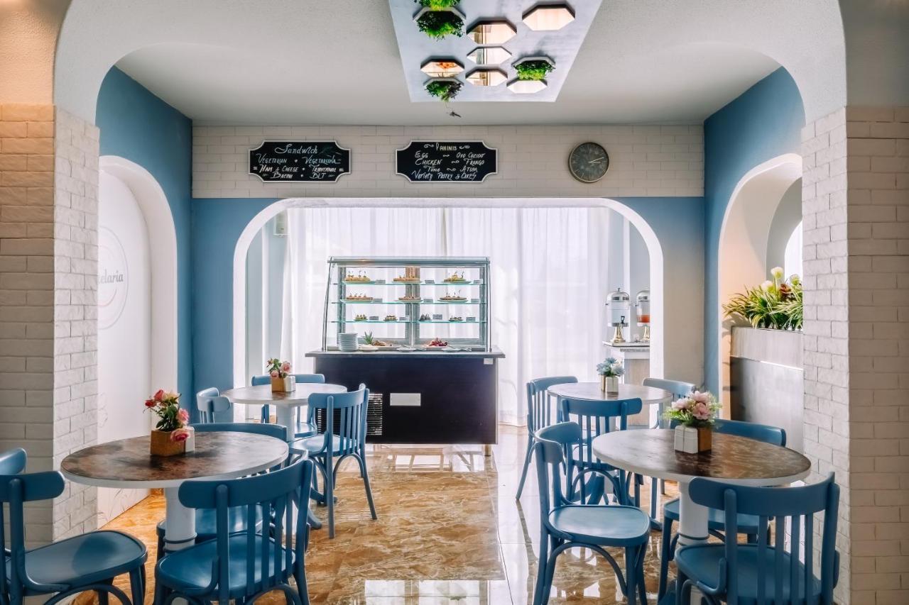 Grand Muthu Oura View Beach Club Албуфейра Екстериор снимка The interior of the restaurant